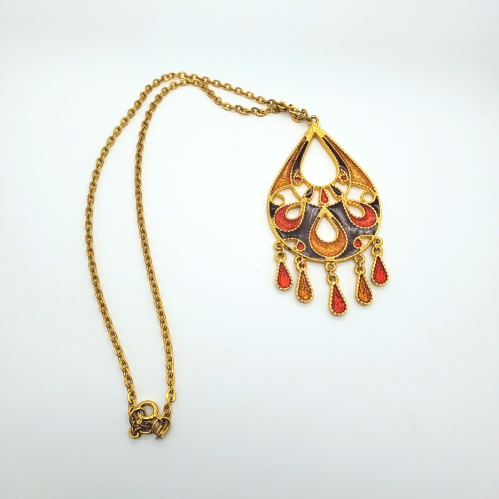 Big tear drop pendant necklace